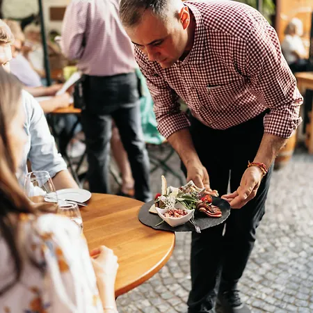 Breuer's Ruedesheimer Schloss