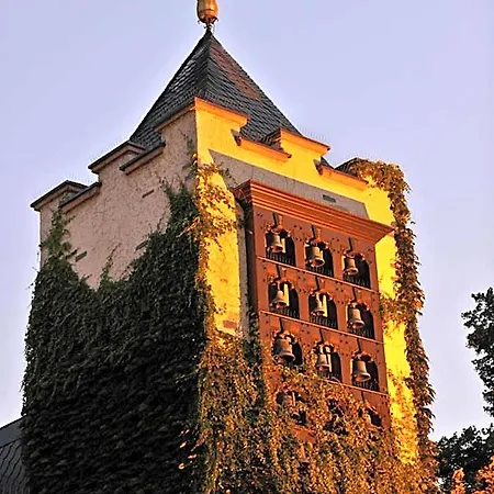 Breuer's Ruedesheimer Schloss Otel