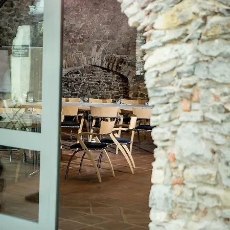 Otel Breuer's Ruedesheimer Schloss 4*