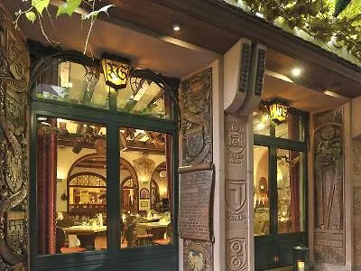 Breuer's Ruedesheimer Schloss Ruedesheim am Rhein